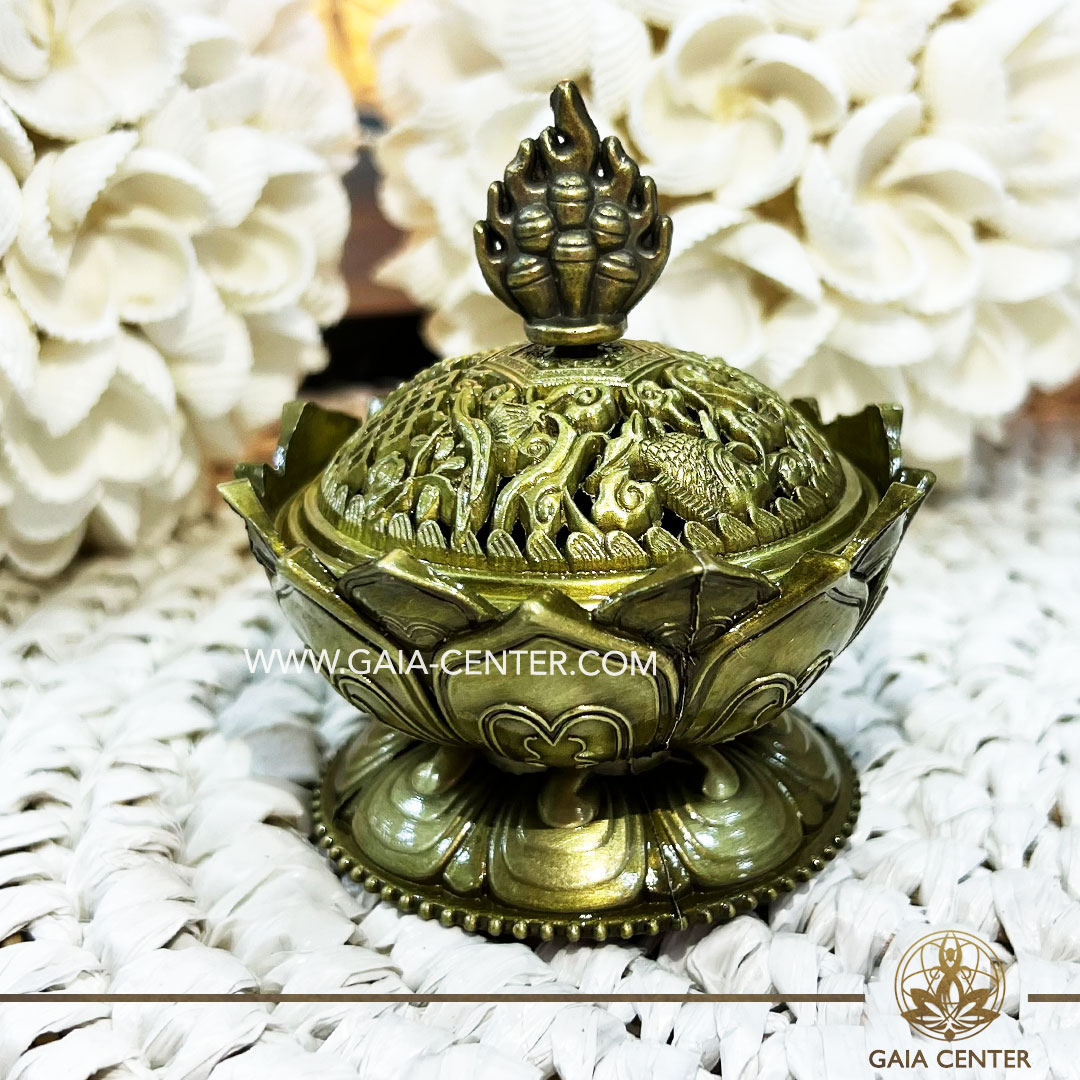 Metal incense burner is ideal for burning loose incense or resins. Selection of incense burners, aroma resins and smudge sticks for ceremonies and rituals at GAIA CENTER Crystals Incense shop in Cyprus.