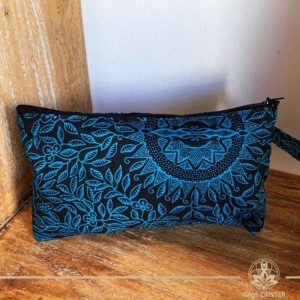 Textile pouch with a zipper blue color and print design at Gaia-Center Cyprus. Textile and summer straw bags selection. Shop online at: https://www.gaia-center.com. Cyprus and Worldwide shipping.