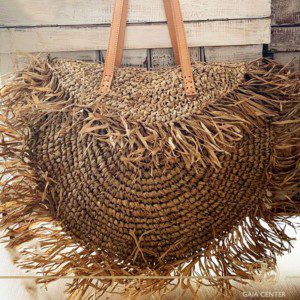 Natural color straw shoulder bag. Summer essentials jewellery and bags at Gaia Center in Cyprus. Shop online at https://gaia-center.com. Cyprus and Worldwide shipping.