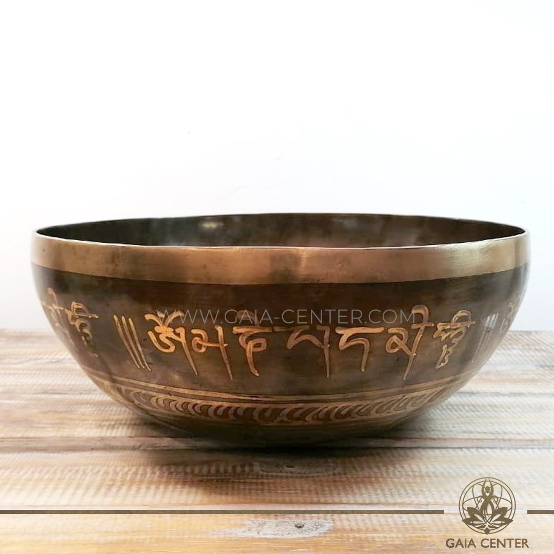 Sining Bowl metal with engraved design of the endless knot symbol and mantra for Sound Healing Therapy at GAIA CENTER | CYPRUS. Original from Nepal. Cyprus delivery to: Limassol, Paphos, Nicosia, Larnaca, Paralimni, Strovolos. Including provinces and small suburbs. Europe and International Worldwide shipping. Wholesale and Retail. Shop online for Singing Bowls: https://gaia-center.com