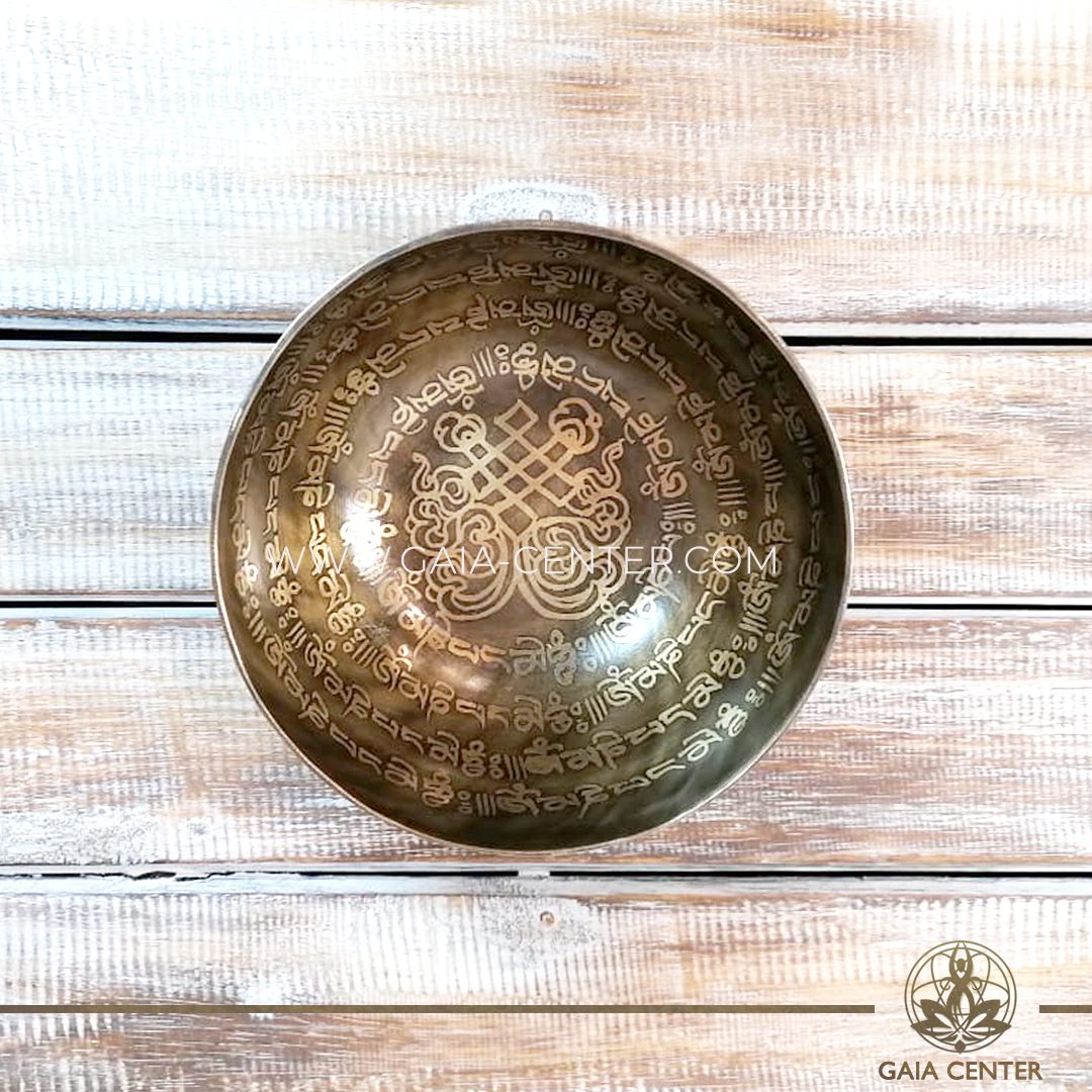 Tibetan Sining Bowl metal with engraved design auspicious buddhist the endless knot symbol and prayers /mantras for Sound Healing Therapy at GAIA CENTER | CYPRUS. Original from Nepal. Cyprus delivery to: Limassol, Paphos, Nicosia, Larnaca, Paralimni, Strovolos. Including provinces and small suburbs. Europe and International Worldwide shipping. Wholesale and Retail. Shop online for Singing Bowls: https://gaia-center.com