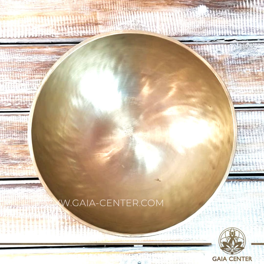 Tibetan Sining Bowl metal with zen style minimalistic gold color finishing. Great meditation and Sound Healing Therapy. Original top quality singing bowls from Nepal at GAIA CENTER | CYPRUS. Cyprus delivery to: Limassol, Paphos, Nicosia, Larnaca, Paralimni, Strovolos. Including provinces and small suburbs. Europe and International Worldwide shipping. Wholesale and Retail. Shop online for Singing Bowls: https://gaia-center.com