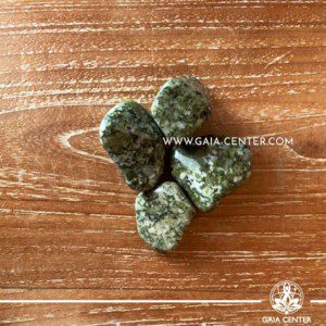 Epidote Trommelsteine A quality 20-40mm Tumbled stones from South Africa. Crystals and Gemstone selection at GAIA CENTER | Cyprus.