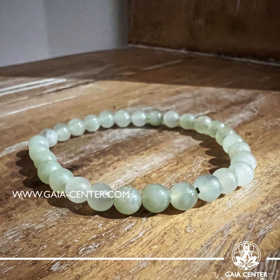 Crystal Bracelet Serpentine Birma Jade and elastic string - made with 8mm gemstone beads. Crystal and Gemstone Jewellery Selection at Gaia Center in Cyprus. Order online, Cyprus islandwide delivery: Limassol, Larnaca, Paphos, Nicosia. Europe and Worldwide shipping.