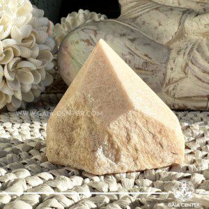 Moonstone Top Polished Point point cut base - 202g. Origin - India. Crystal points, towers and obelisks selection at Gaia Center in Cyprus. Order online, Cyprus islandwide delivery: Limassol, Larnaca, Paphos, Nicosia. Europe and Worldwide shipping.