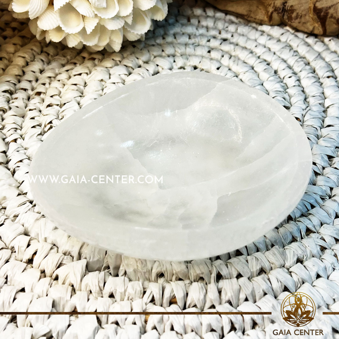 Crystal Bowl Oval - White Selenite from Morocco. Crystal points, towers and obelisks selection at Gaia Center Crystal Shop in Cyprus. Order crystals online, Cyprus islandwide delivery: Limassol, Larnaca, Paphos, Nicosia. Europe and Worldwide shipping.