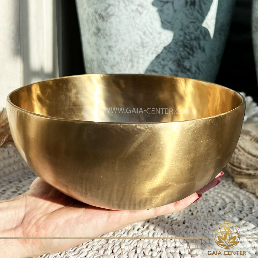 Metal Singing Bowl Samadhi Therapeutical |20cm| at GAIA CENTER Crystals and Incense Shop in CYPRUS. Original top quality from Nepal. Cyprus delivery: Limassol, Paphos, Nicosia, Larnaca, Paralimni, Strovolos. Including provinces and small suburbs. Europe and International Worldwide shipping. Wholesale and Retail. Shop online for Singing Bowls: https://gaia-center.com
