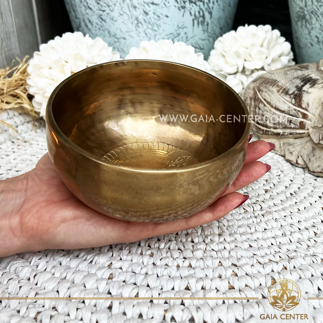 Metal Singing Bowl Hand Carved - White Tara |13cm x 440g| for Sound Healing Therapy at GAIA CENTER Crystals and Incense Shop in CYPRUS. Original top quality from Nepal. Cyprus delivery: Limassol, Paphos, Nicosia, Larnaca, Paralimni, Strovolos. Including provinces and small suburbs. Europe and International Worldwide shipping. Wholesale and Retail. Shop online for Singing Bowls: https://gaia-center.com