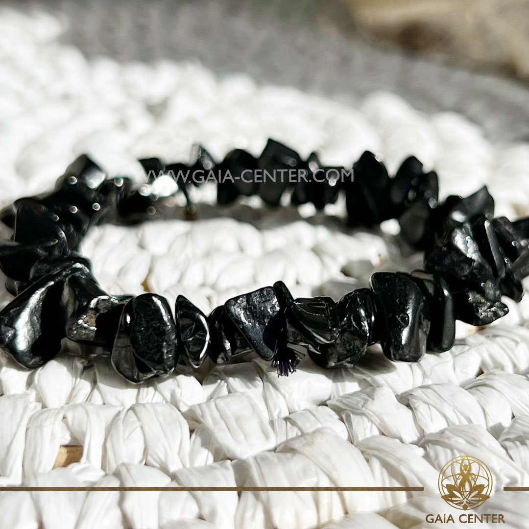 Shungite Crystal Bracelet |Fine Crystal Chips| at Gaia Center Crystal shop in Cyprus. Crystal and Gemstone Jewellery Selection at Gaia Center in Cyprus. Order online, Cyprus islandwide delivery: Limassol, Larnaca, Paphos, Nicosia. Europe and Worldwide shipping.