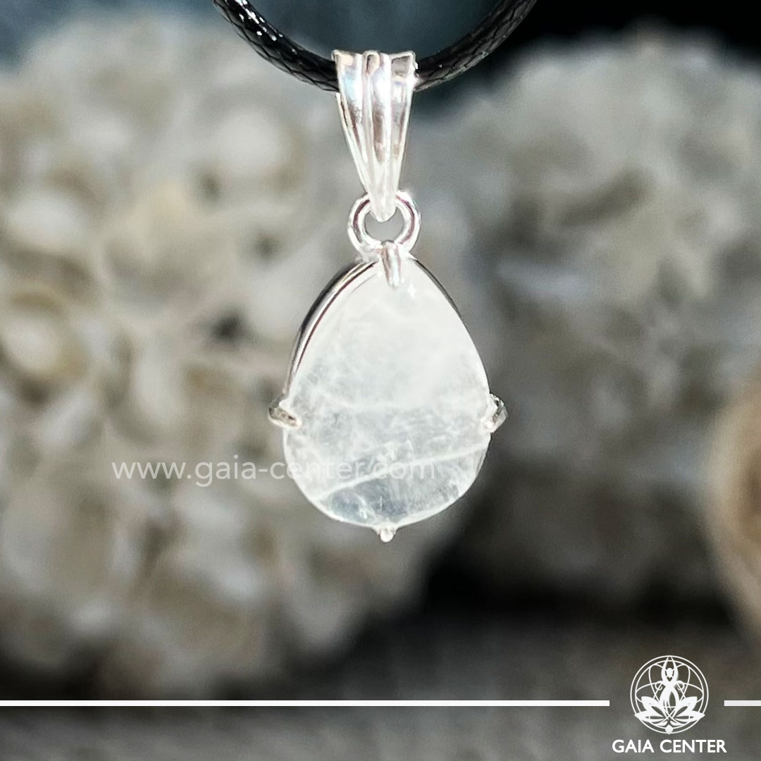 Clear quartz deals silver necklace