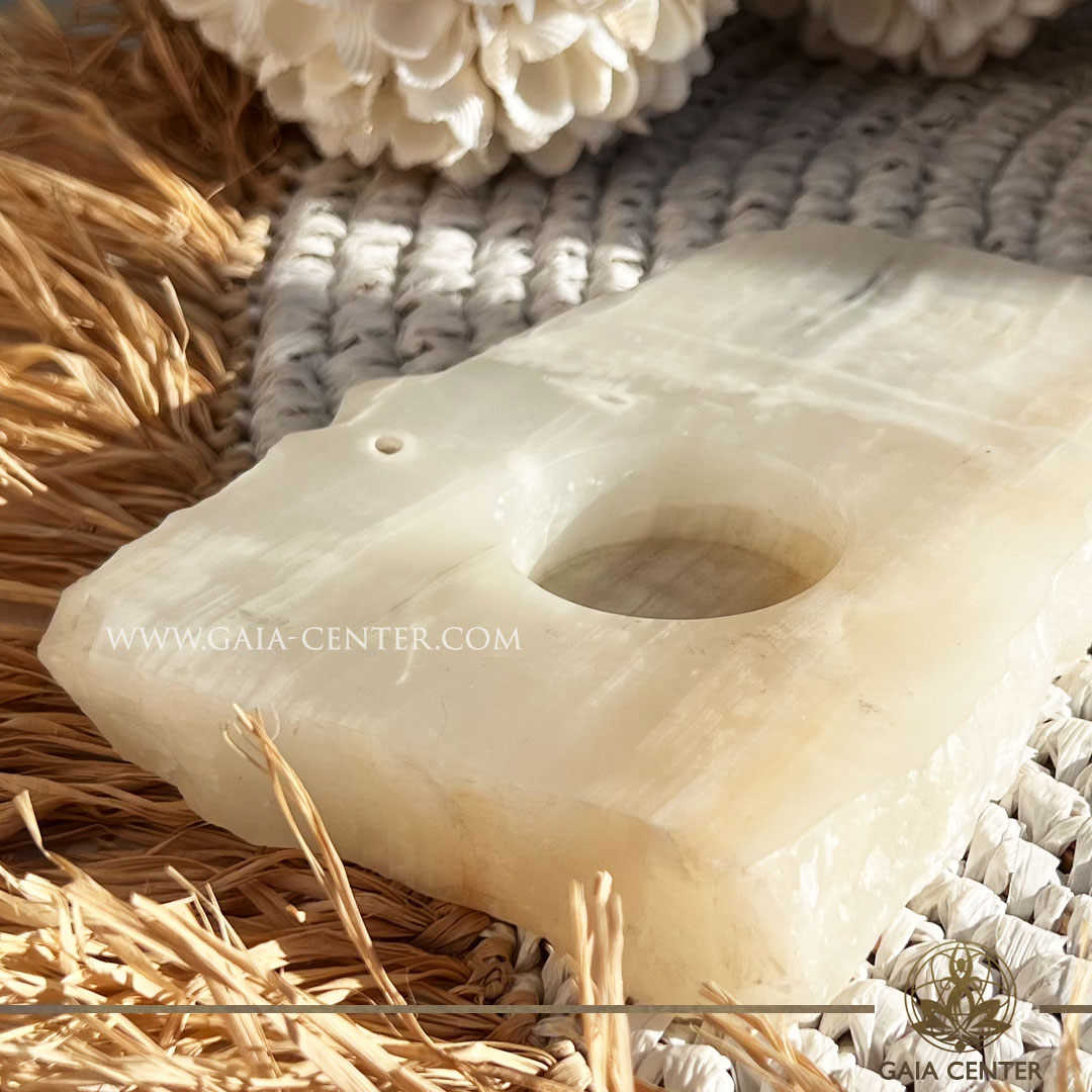 Amber Onyx crystal candle T-light holder from Mexico – warm glowing crystal décor available at Gaia Center Cyprus.