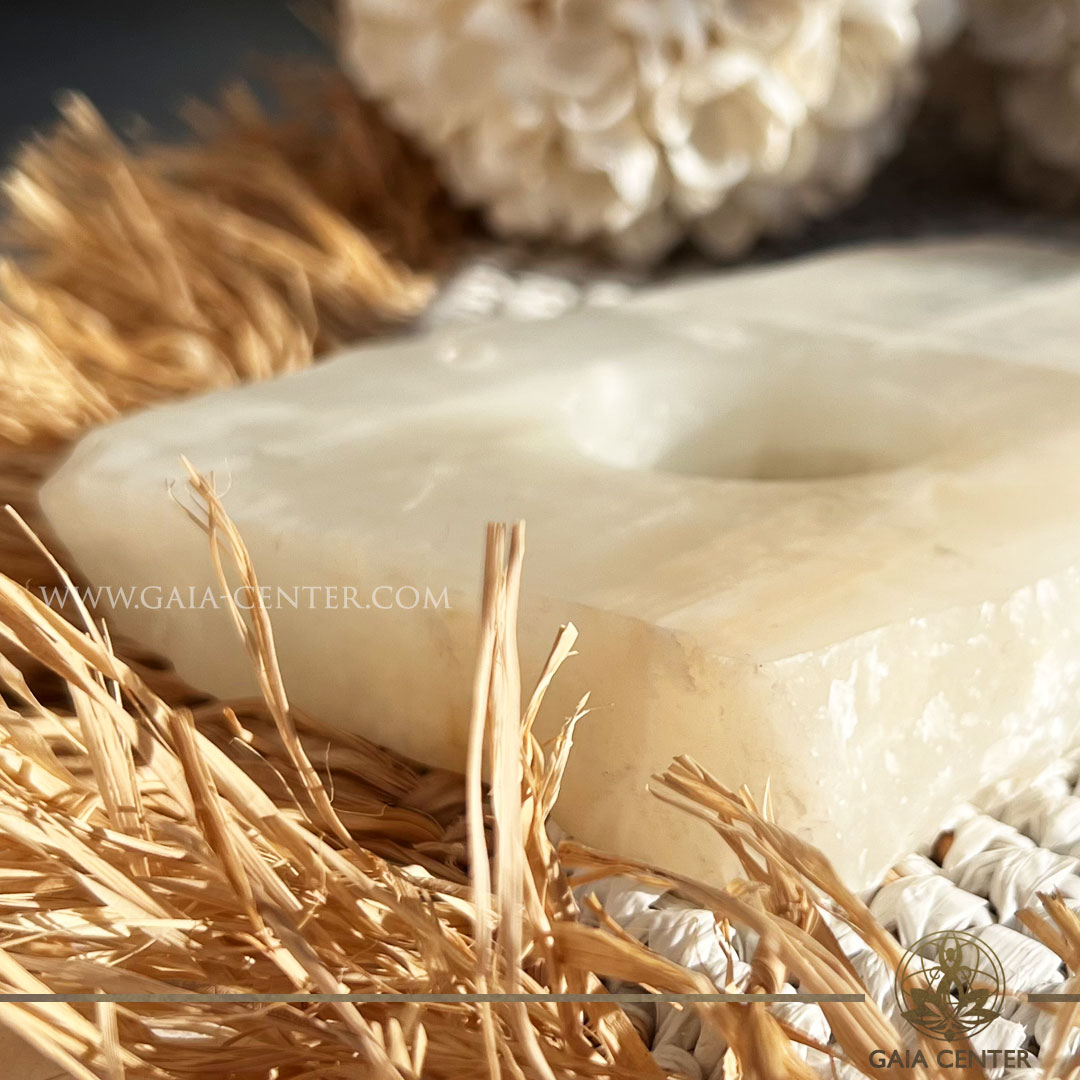 Amber Onyx crystal candle T-light holder from Mexico – warm glowing crystal décor available at Gaia Center Cyprus.