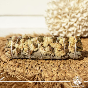 White Sage with White Sinuata Flowers Smudge Stick handcrafted from natural herbs and dried flowers, available online at Gaia Center Crystal Shop Cyprus. Ideal for energy cleansing, meditation, spiritual rituals, mindfulness and home wellness with Cyprus-wide delivery.